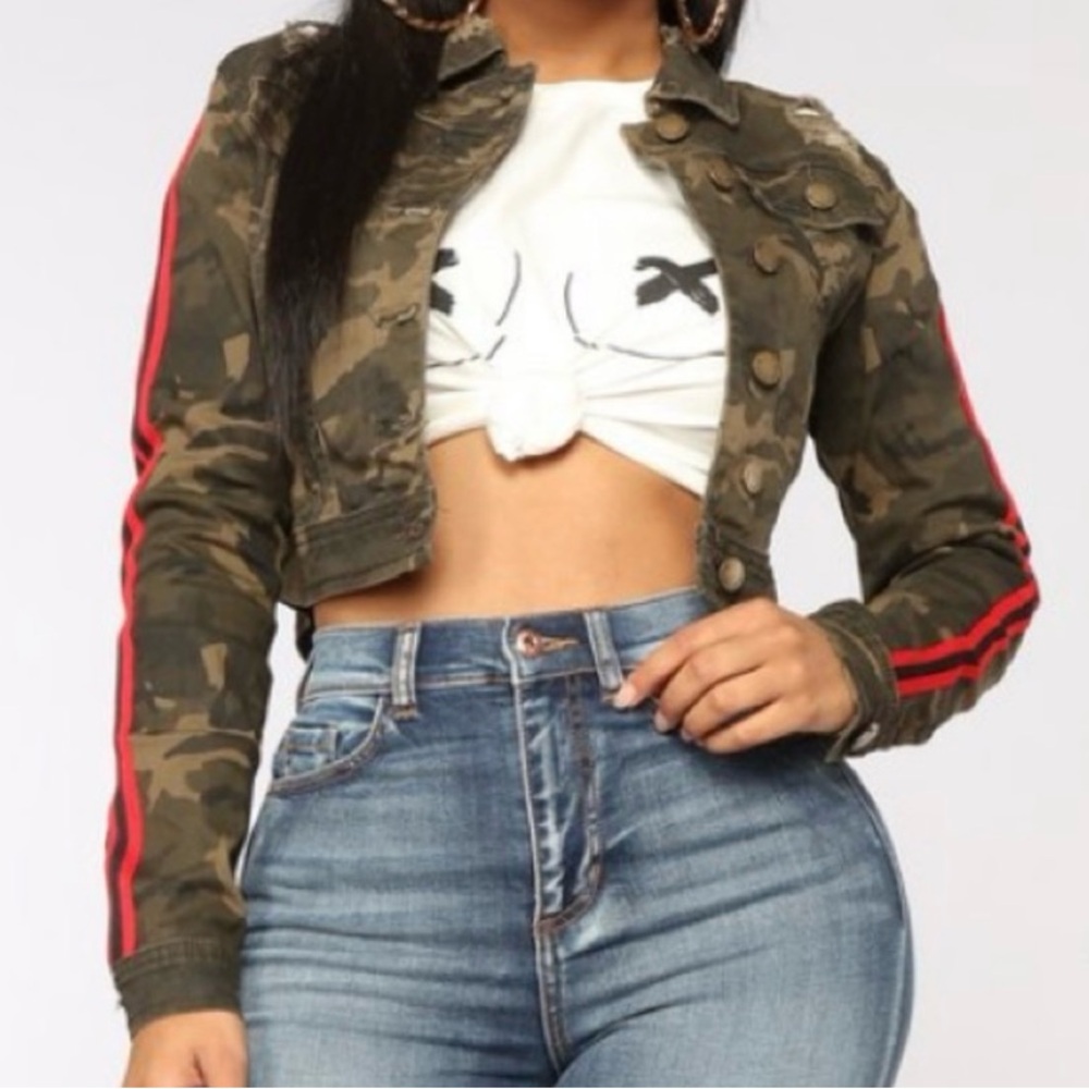 Women’s cropped camo jacket